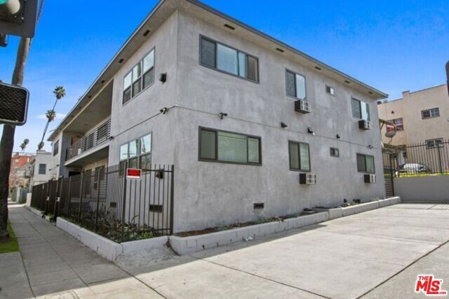 3148 James M Wood Boulevard, Los Angeles, CA 90006