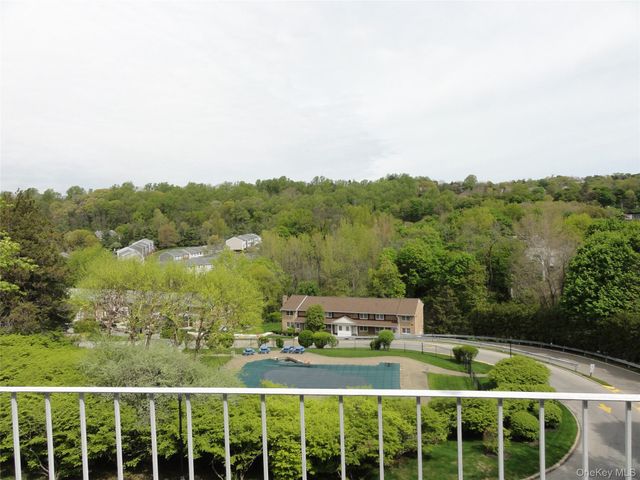 1840 Crompond Road 9D8, Peekskill, NY 10566