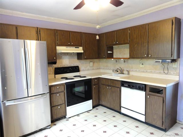 1840 Crompond Road 9D8, Peekskill, NY 10566