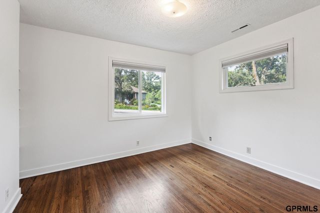 9334 Spring Street, Omaha, NE 68124