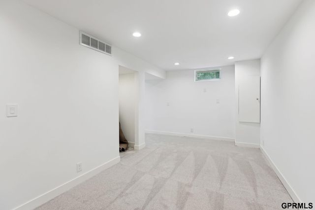 9334 Spring Street, Omaha, NE 68124