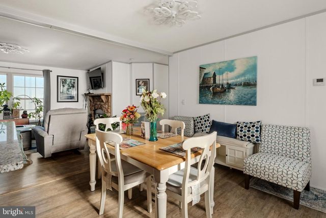 26 RUTH DR, Gordonville, PA 17529