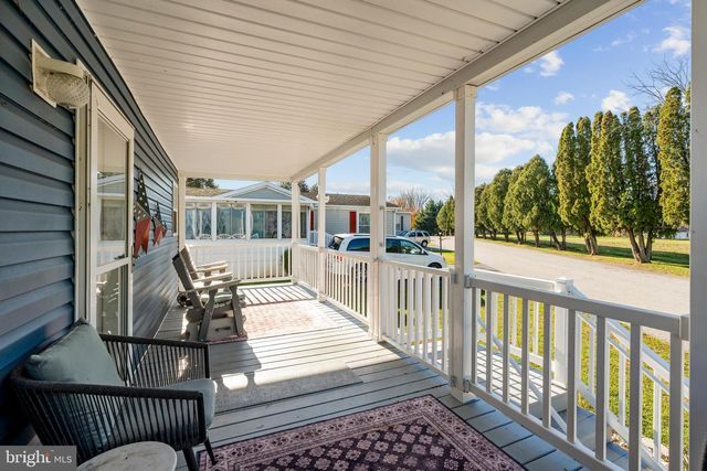 26 RUTH DR, Gordonville, PA 17529