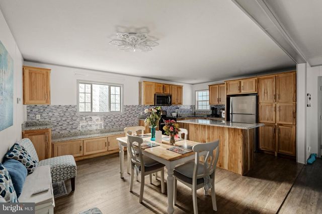 26 RUTH DR, Gordonville, PA 17529