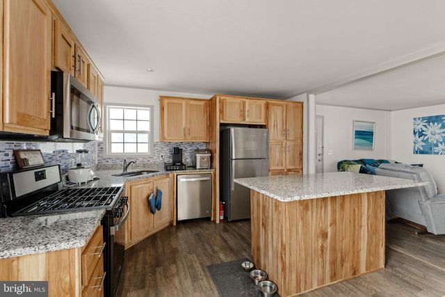 26 RUTH DR, Gordonville, PA 17529