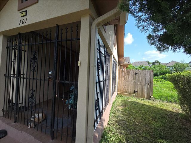 701 Mansfield Street, Houston, TX 77091
