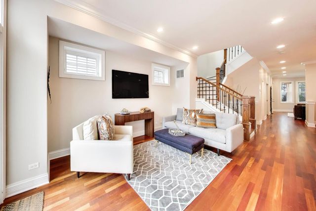 1620 N Artesian Avenue, Chicago, IL 60647