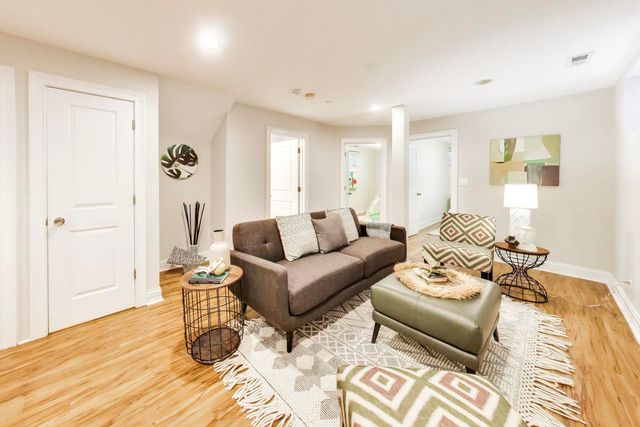 1620 N Artesian Avenue, Chicago, IL 60647