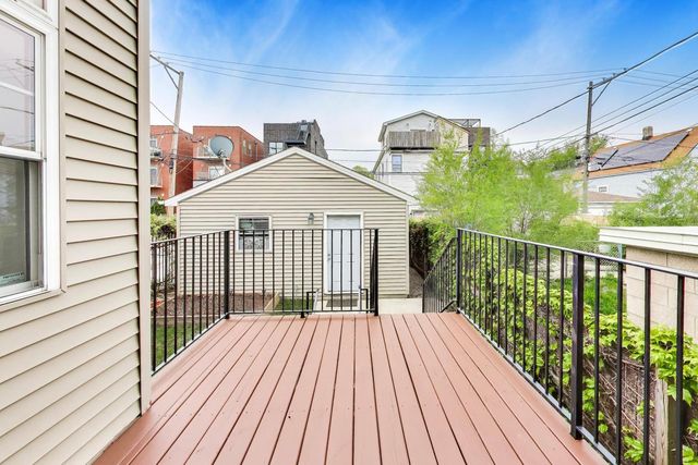 1620 N Artesian Avenue, Chicago, IL 60647