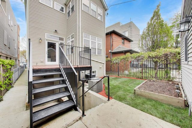 1620 N Artesian Avenue, Chicago, IL 60647