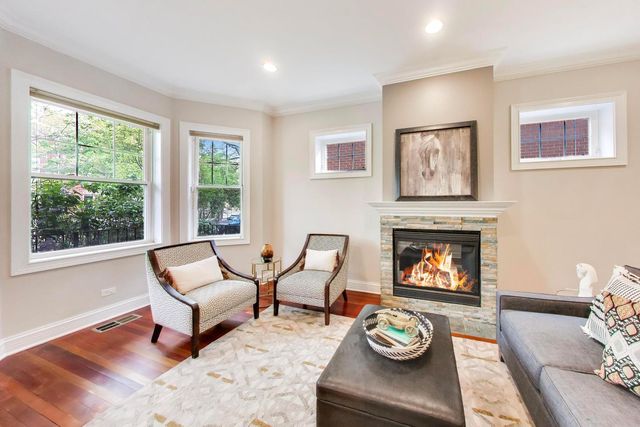 1620 N Artesian Avenue, Chicago, IL 60647