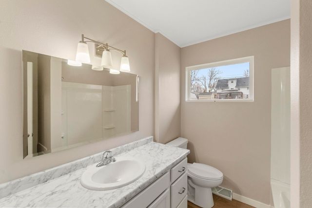 1746 Patton Avenue, Waterloo, IA 50702