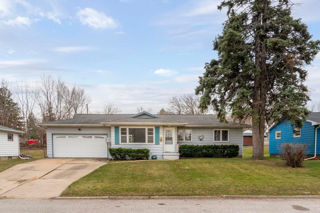 1746 Patton Avenue, Waterloo, IA 50702