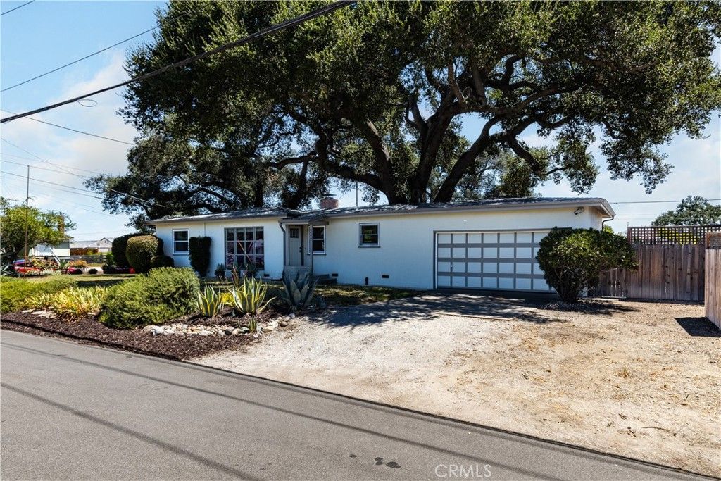 Image 1 of property listing at 240 Oak, Paso Robles, CA 93446