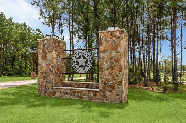 11843 Grand North Road, Willis, TX 77378