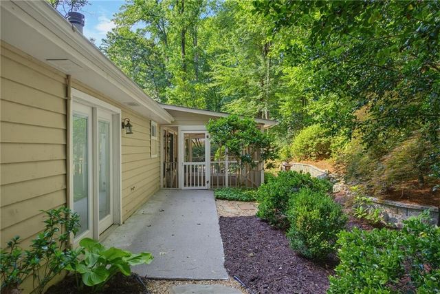 1955 Hitching Post Lane, Marietta, GA 30068