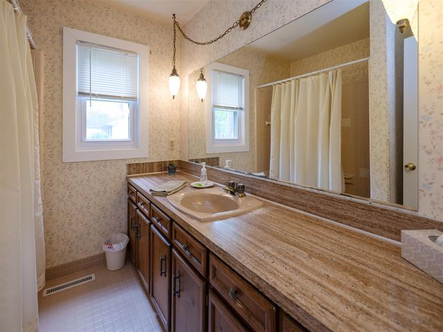 726 Sycamore Bend, Plainwell, MI 49080