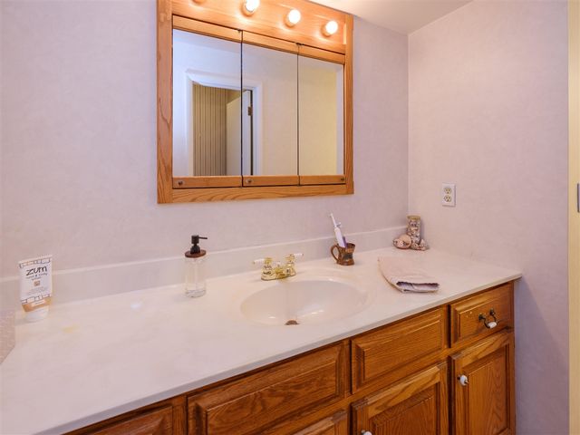 726 Sycamore Bend, Plainwell, MI 49080