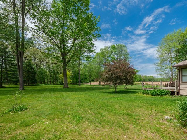 726 Sycamore Bend, Plainwell, MI 49080