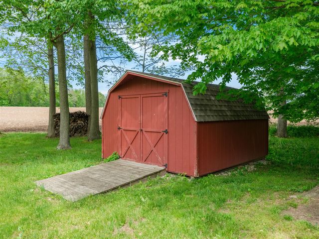 726 Sycamore Bend, Plainwell, MI 49080