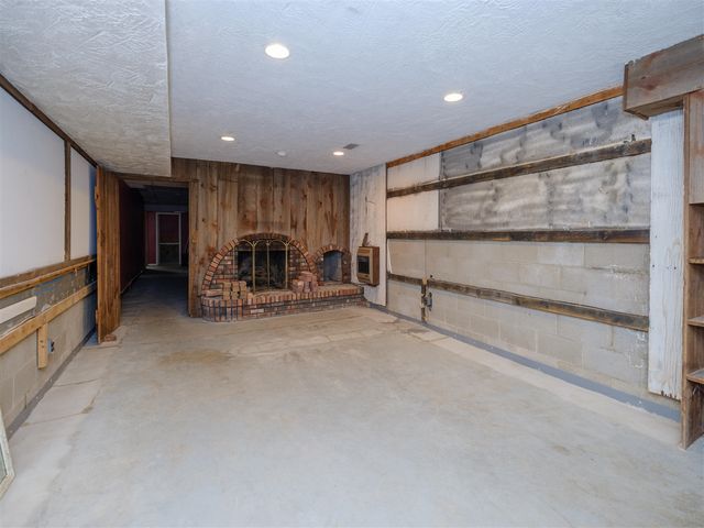 726 Sycamore Bend, Plainwell, MI 49080