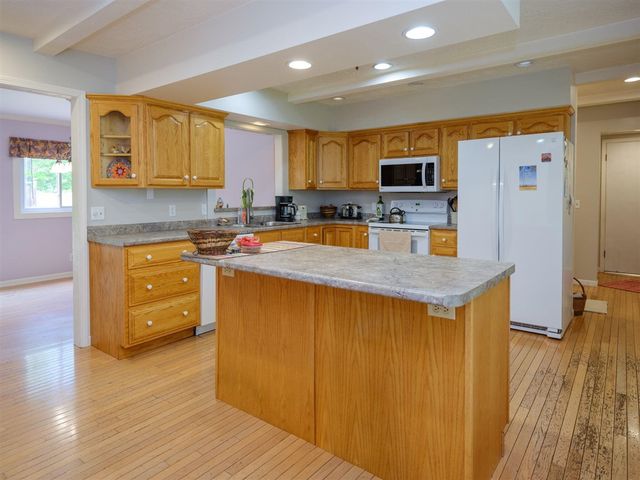 726 Sycamore Bend, Plainwell, MI 49080
