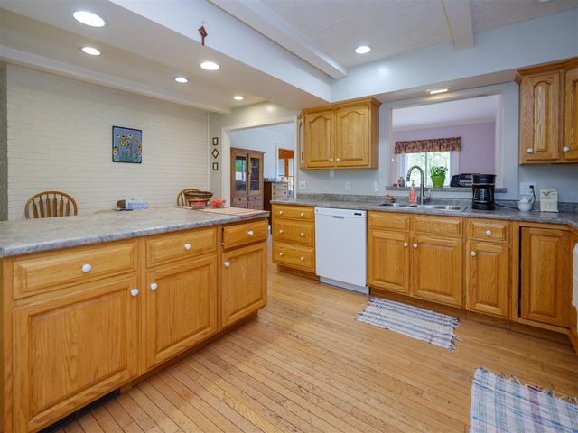 726 Sycamore Bend, Plainwell, MI 49080