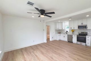 1569 Elliott 1/2 Street B, Houston, TX 77023