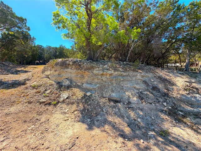 124 Calhoon CT, Canyon Lake, TX 78133