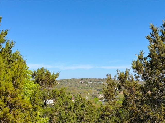 124 Calhoon CT, Canyon Lake, TX 78133