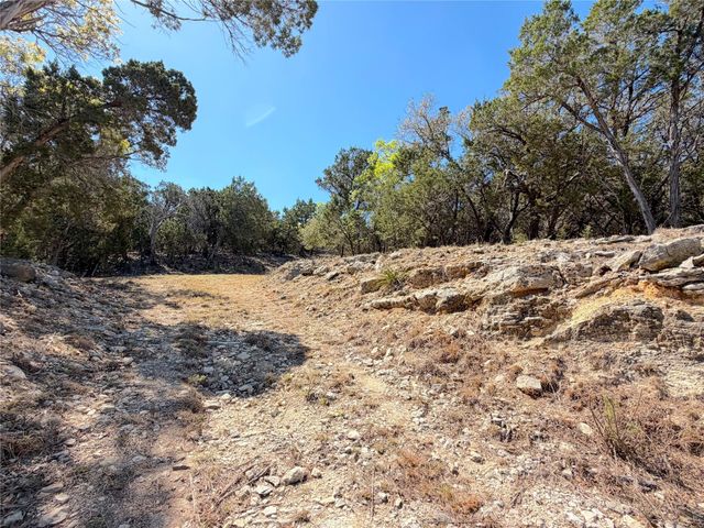 124 Calhoon CT, Canyon Lake, TX 78133