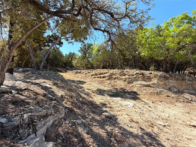 124 Calhoon CT, Canyon Lake, TX 78133