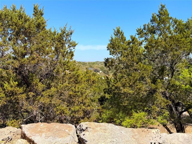 124 Calhoon CT, Canyon Lake, TX 78133