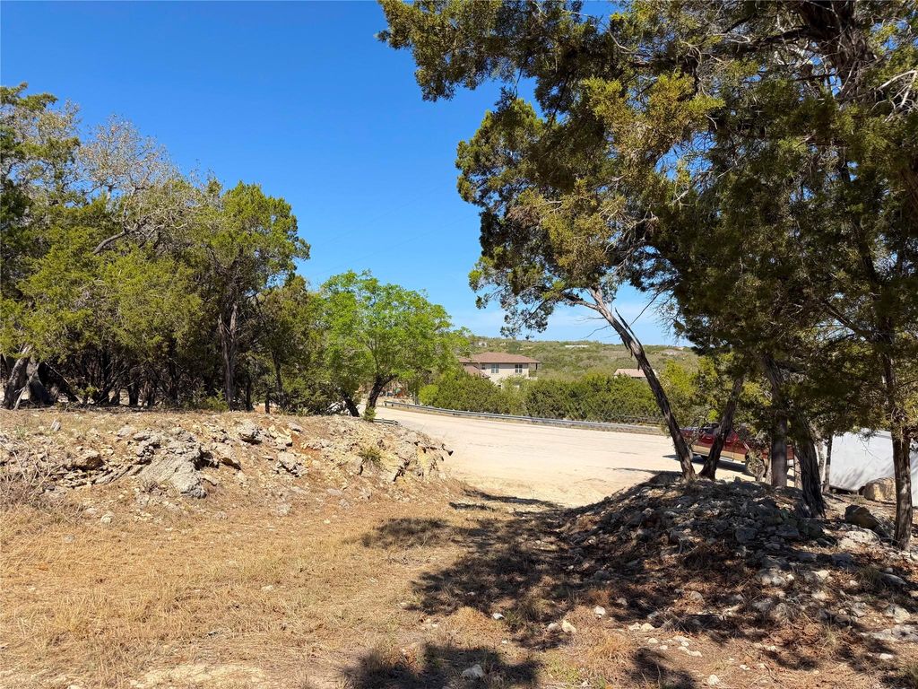 124 Calhoon CT, Canyon Lake, TX 78133