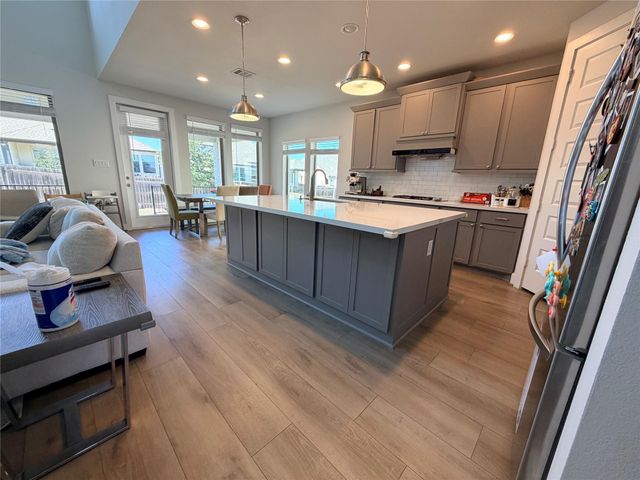 230 Eagle Ford DR, Kyle, TX 78640