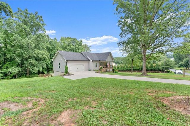 7280 Log Cabin Road, Cumming, GA 30028