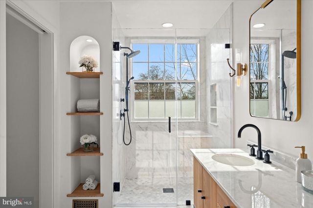 680 KENNETH ST NE, Washington, DC 20017