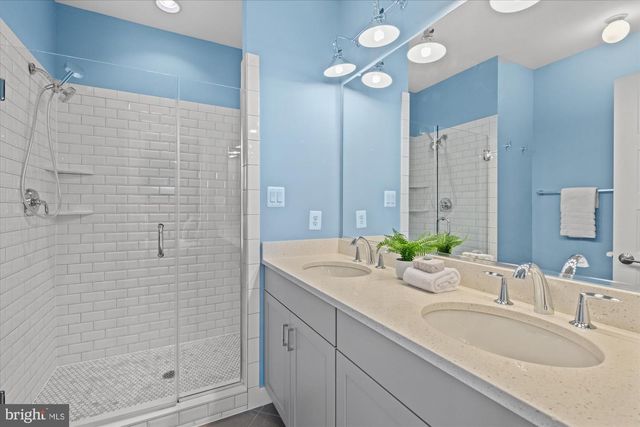 680 KENNETH ST NE, Washington, DC 20017