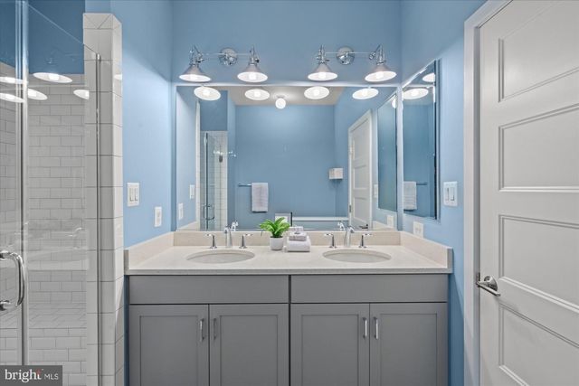 680 KENNETH ST NE, Washington, DC 20017