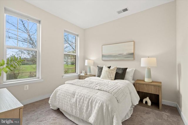 680 KENNETH ST NE, Washington, DC 20017