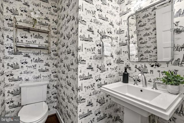 680 KENNETH ST NE, Washington, DC 20017