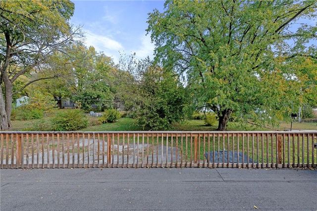 3401 S Denton Road, Independence, MO 64052