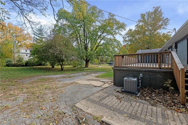 3401 S Denton Road, Independence, MO 64052