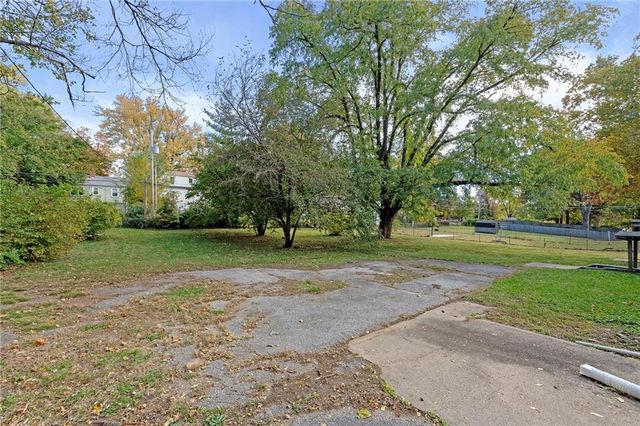 3401 S Denton Road, Independence, MO 64052