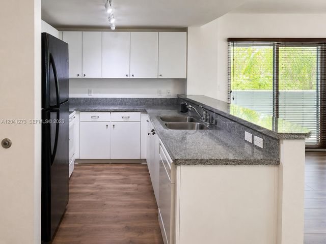 2740 SW 28th Terrace 208, Miami, FL 33133
