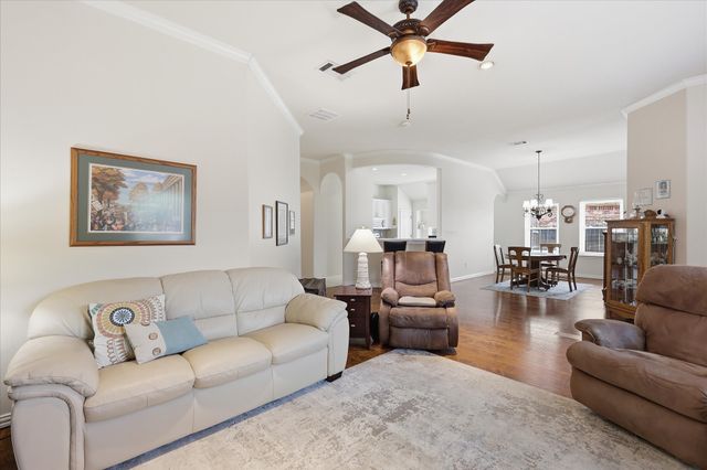 8720 Lariat Circle, Fort Worth, TX 76244