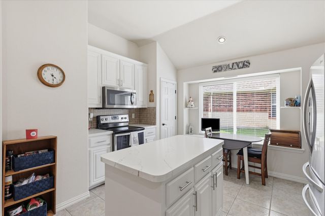 8720 Lariat Circle, Fort Worth, TX 76244