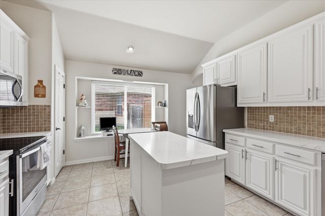 8720 Lariat Circle, Fort Worth, TX 76244