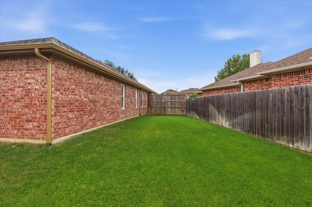 8720 Lariat Circle, Fort Worth, TX 76244