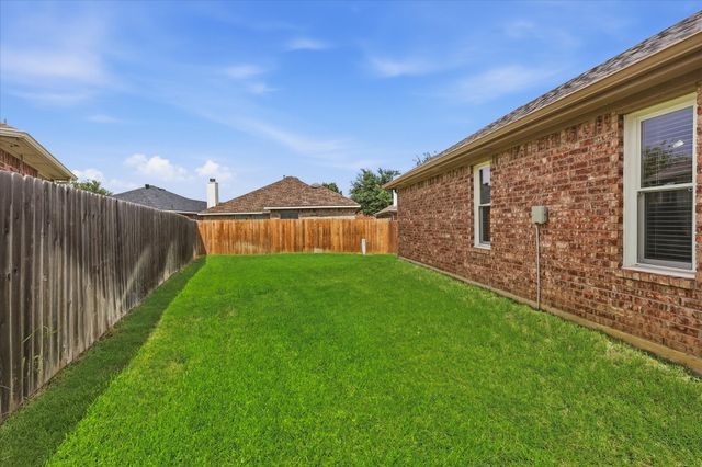8720 Lariat Circle, Fort Worth, TX 76244